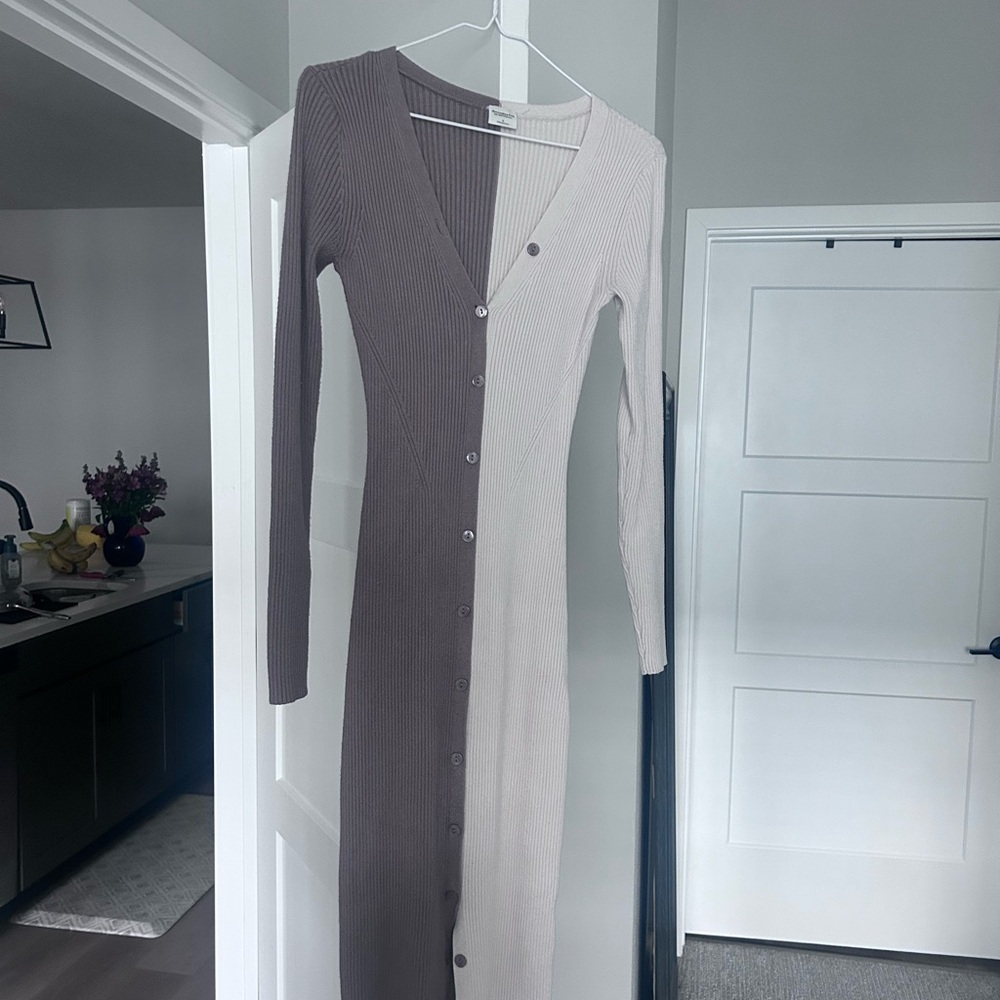 Two-Tone Abercrombie & Fitch Button-Up Dress small